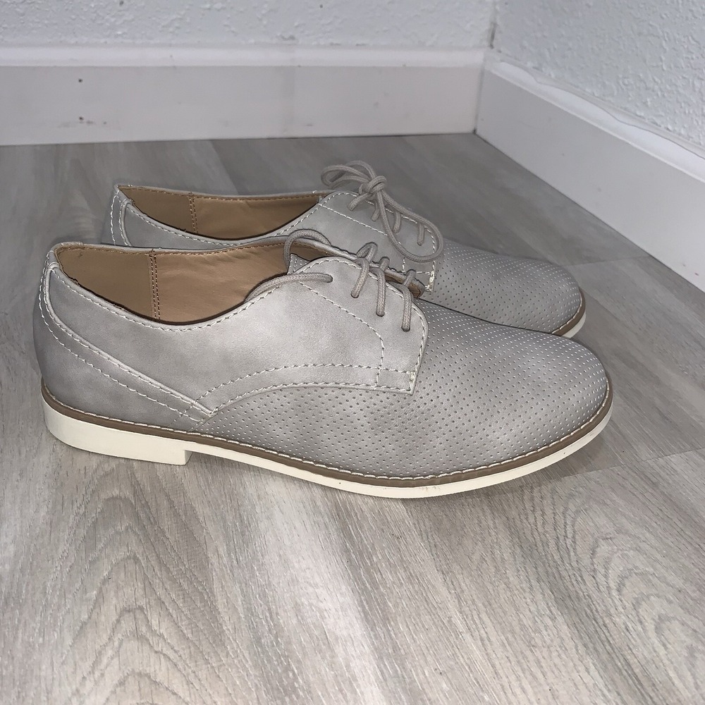 Soda  Shoes women Size 7.5‎ Gray Faux Suede Lace-up Wing Tip Oxfords Tennis-S
